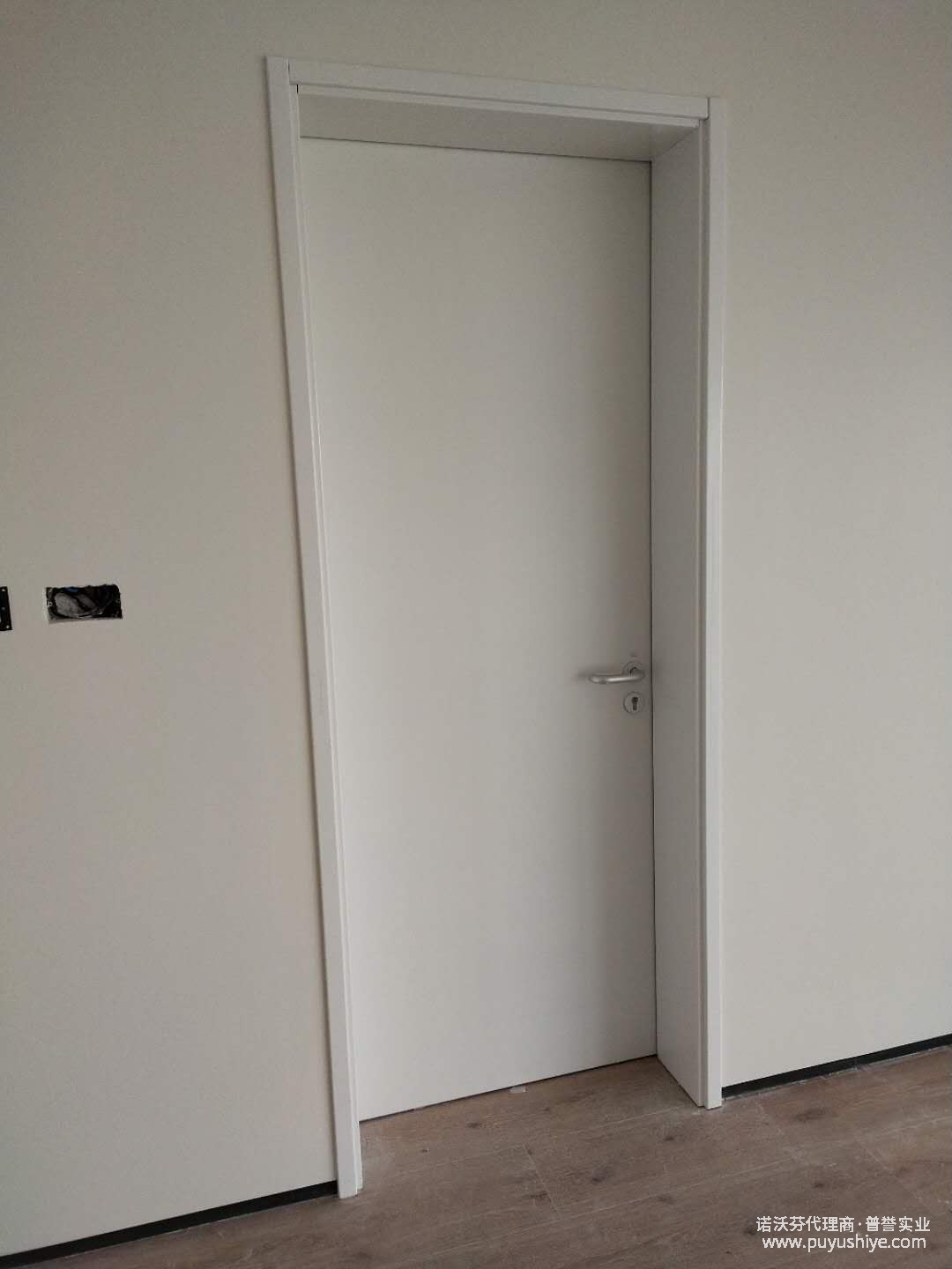 諾沃芬室內(nèi)門