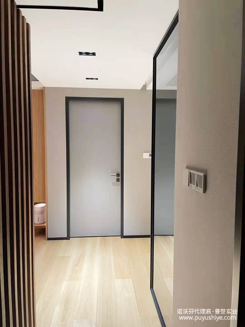 諾沃芬室內(nèi)門