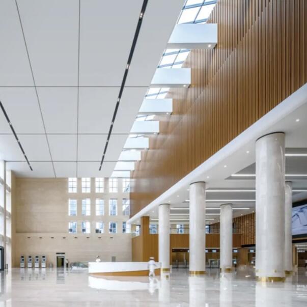 浦菲爾勾搭頂板